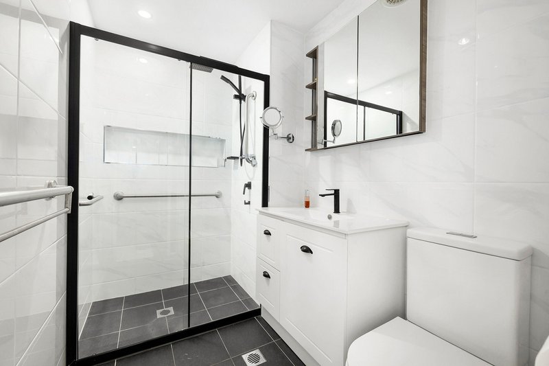 Photo - 2/114 Athllon Drive, Greenway ACT 2900 - Image 12