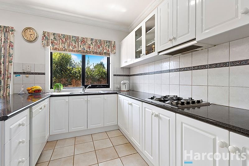 Photo - 2/114 Blackburn Road, Glen Waverley VIC 3150 - Image 4