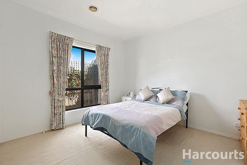 Photo - 2/114 Blackburn Road, Glen Waverley VIC 3150 - Image 5