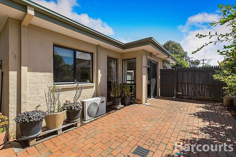 Photo - 2/114 Blackburn Road, Glen Waverley VIC 3150 - Image 7