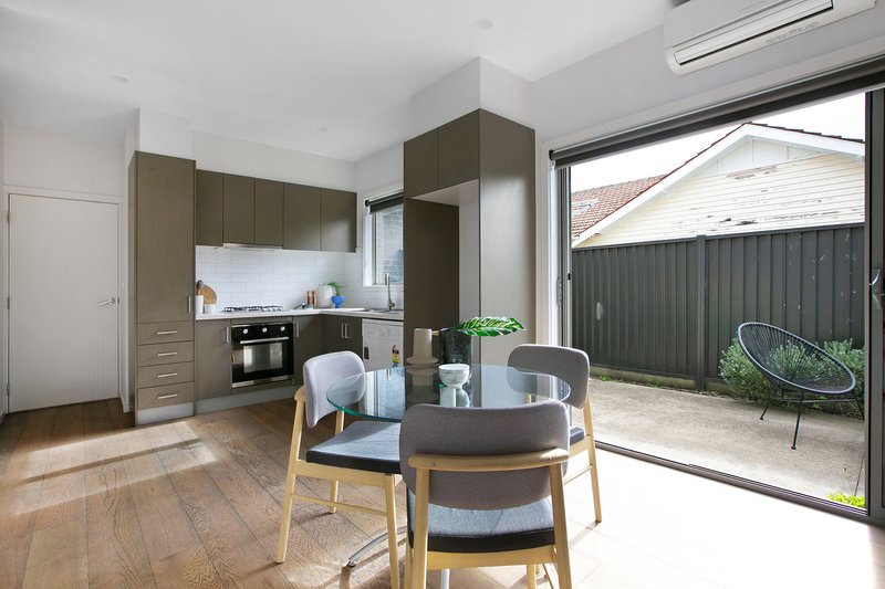 Photo - 2/114 Crookston Road, Reservoir VIC 3073 - Image 4