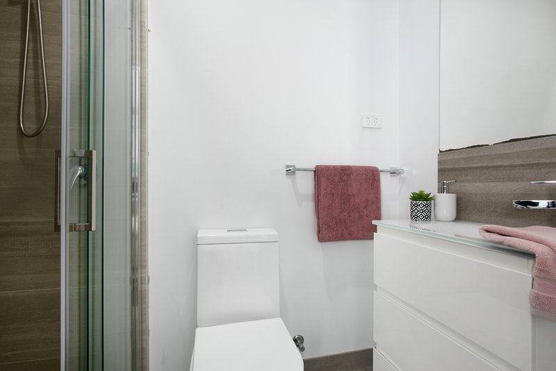 Photo - 2/114 Crookston Road, Reservoir VIC 3073 - Image 7