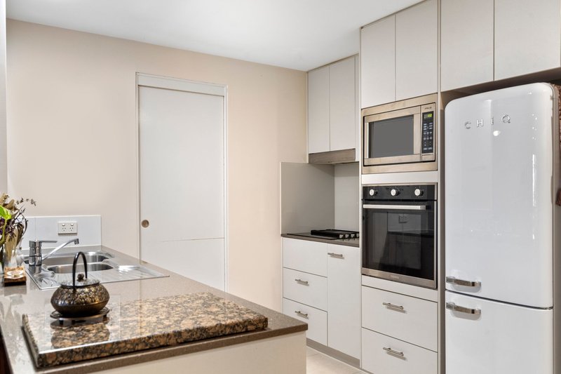 Photo - 2114/2 Activa Way, Hope Island QLD 4212 - Image 2