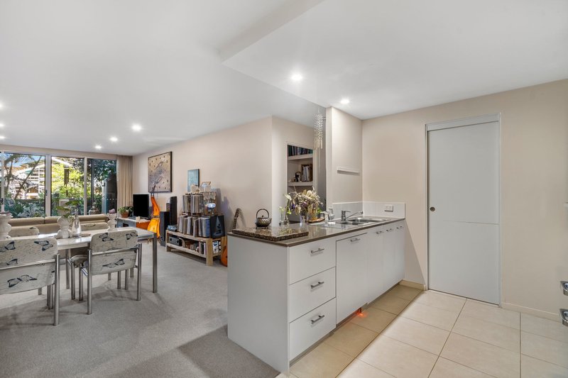 Photo - 2114/2 Activa Way, Hope Island QLD 4212 - Image 5