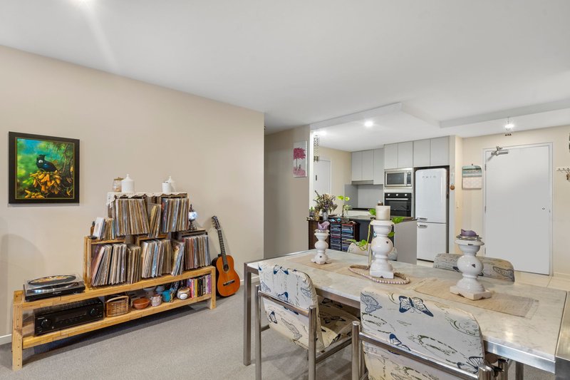 Photo - 2114/2 Activa Way, Hope Island QLD 4212 - Image 7