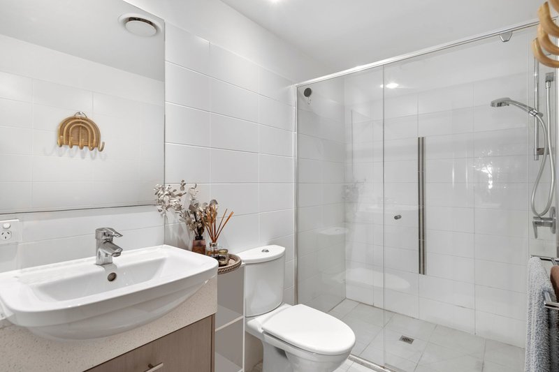 Photo - 2114/2 Activa Way, Hope Island QLD 4212 - Image 17