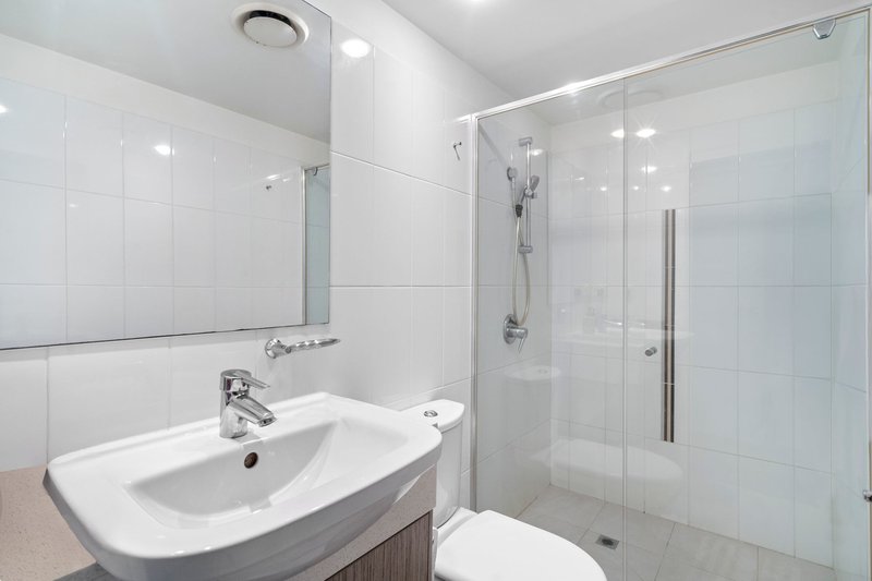 Photo - 2114/2 Activa Way, Hope Island QLD 4212 - Image 18