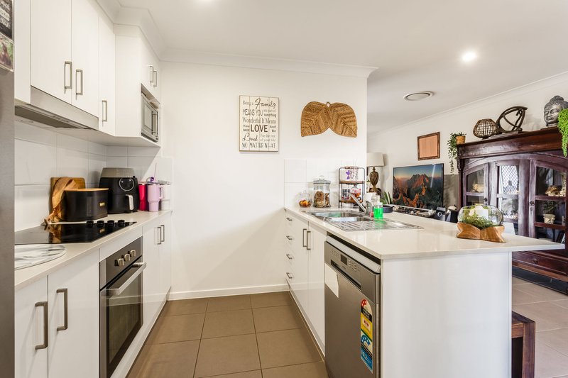 Photo - 21/15 Waratah Way, Morayfield QLD 4506 - Image 13