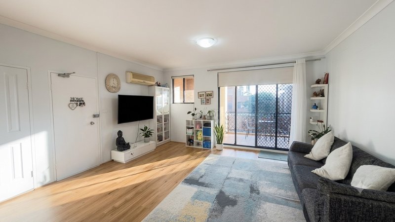 Photo - 21/16-24 Lydbrook Street, Westmead NSW 2145 - Image 1