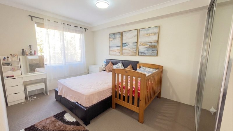 Photo - 21/16-24 Lydbrook Street, Westmead NSW 2145 - Image 3