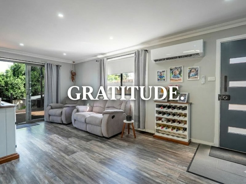 Photo - 2/116 Chasselas Avenue, Eschol Park NSW 2558 - Image 1