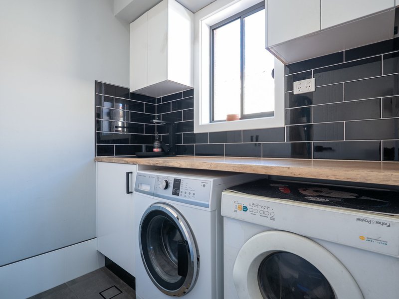 Photo - 2/116 Chasselas Avenue, Eschol Park NSW 2558 - Image 9