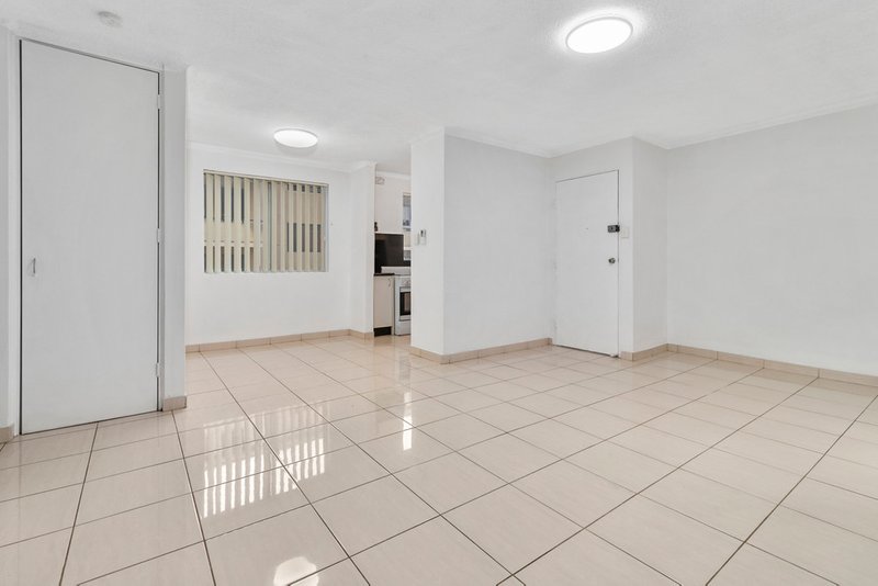 Photo - 2/116 Elizabeth Drive, Liverpool NSW 2170 - Image 3