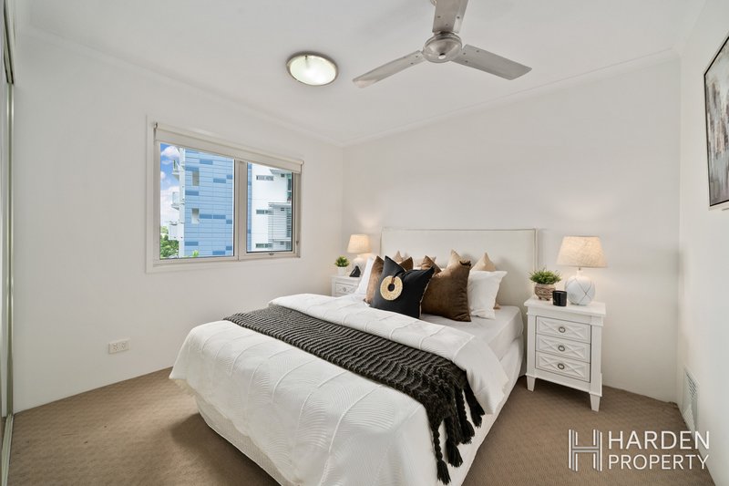 Photo - 211/6 Exford Street, Brisbane City QLD 4000 - Image 9