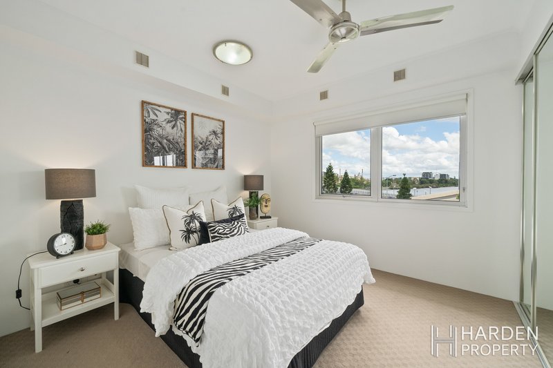 Photo - 211/6 Exford Street, Brisbane City QLD 4000 - Image 10