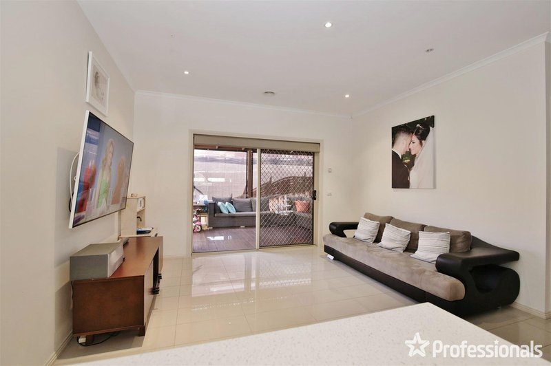 Photo - 2/116 Kelvinside Road, Noble Park VIC 3174 - Image 4