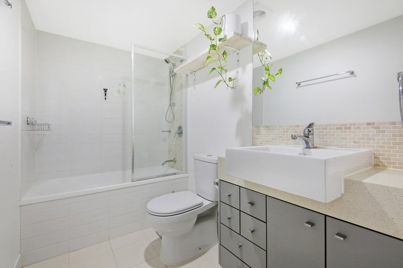 Photo - 2116/10 Fifth Avenue, Palm Beach QLD 4221 - Image 3