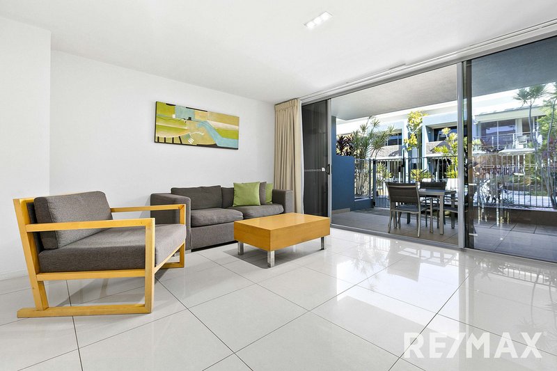 Photo - 211/628 Esplanade , Urangan QLD 4655 - Image 5