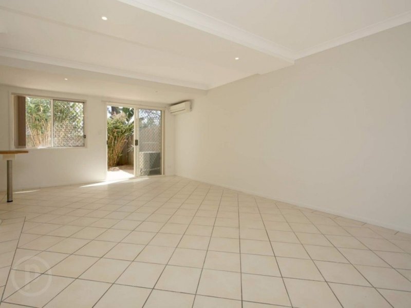 Photo - 2/117 Amelia Street, Nundah QLD 4012 - Image 3