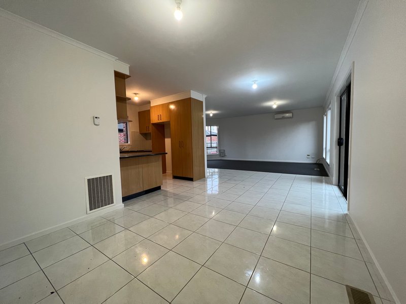 Photo - 2/117 Buckley Street, Noble Park VIC 3174 - Image 3