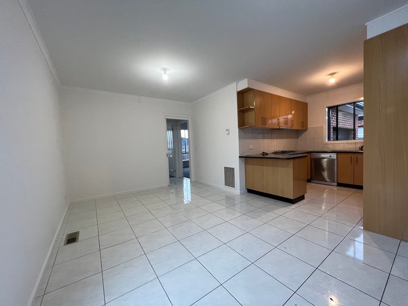Photo - 2/117 Buckley Street, Noble Park VIC 3174 - Image 4
