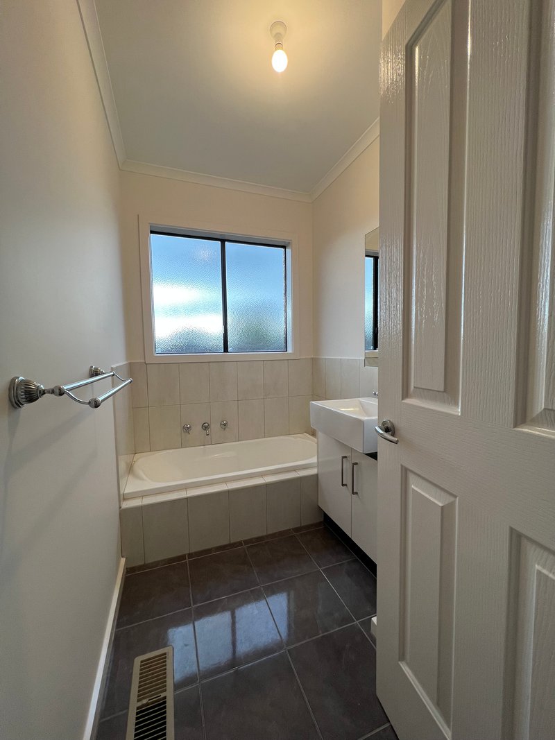 Photo - 2/117 Buckley Street, Noble Park VIC 3174 - Image 11