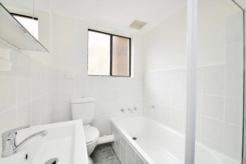 Photo - 2/117 Castlereagh Street, Liverpool NSW 2170 - Image 5