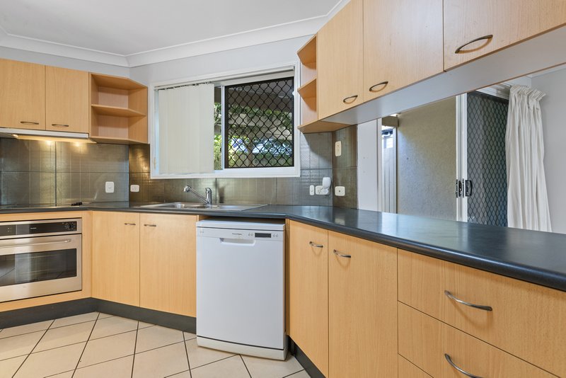 Photo - 2/117 Ekibin Road, Annerley QLD 4103 - Image 3