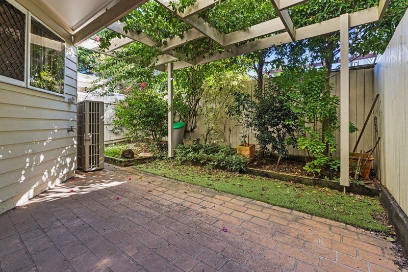 Photo - 2/117 Ekibin Road, Annerley QLD 4103 - Image 11