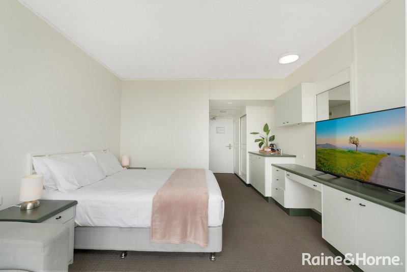 Photo - 211/75 The Strand , North Ward QLD 4810 - Image 7