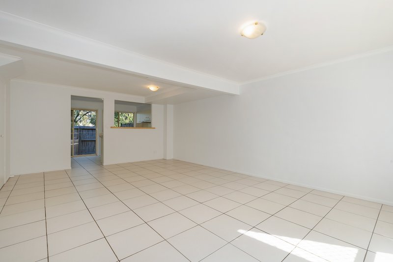 Photo - 21/18 Bottlewood Court, Burleigh Waters QLD 4220 - Image 9