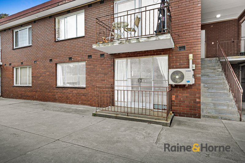 Photo - 2/118 Cuthbert Street, Broadmeadows VIC 3047 - Image 2