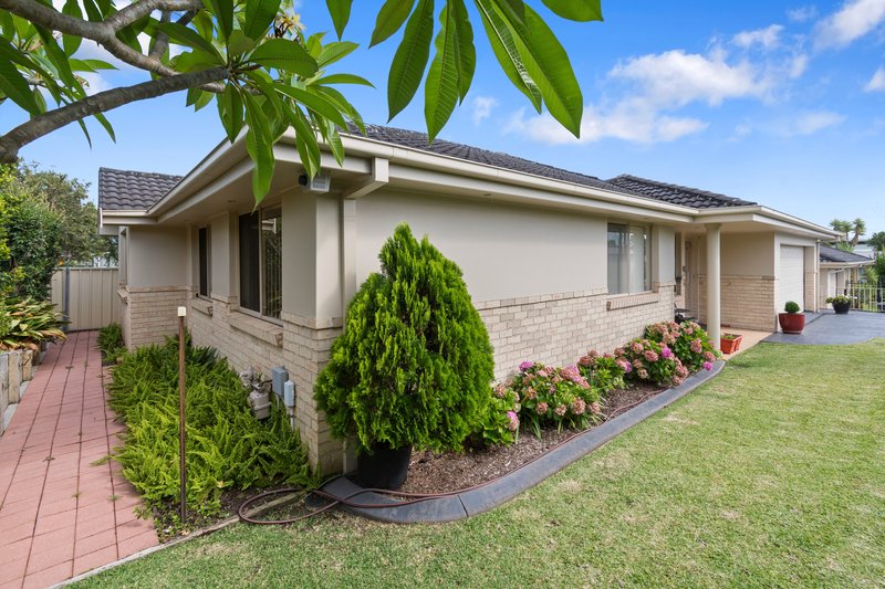 Photo - 2/118 Fowlers Road, Dapto NSW 2530 - Image 2