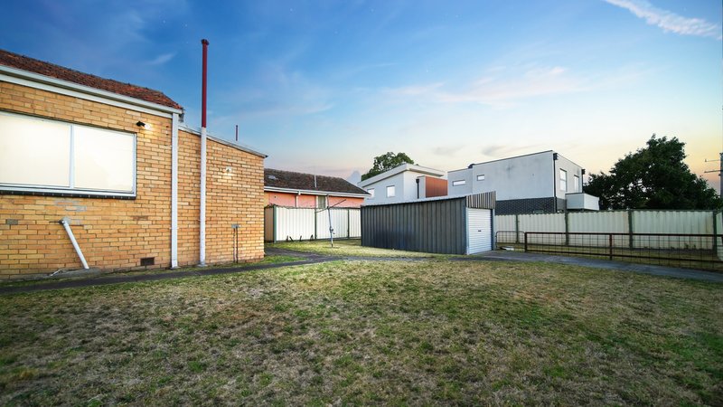 Photo - 2/1188 Heatherton Road, Noble Park VIC 3174 - Image 8