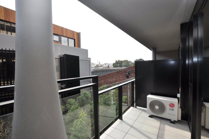 Photo - 211/89 Roden Street, West Melbourne VIC 3003 - Image 8