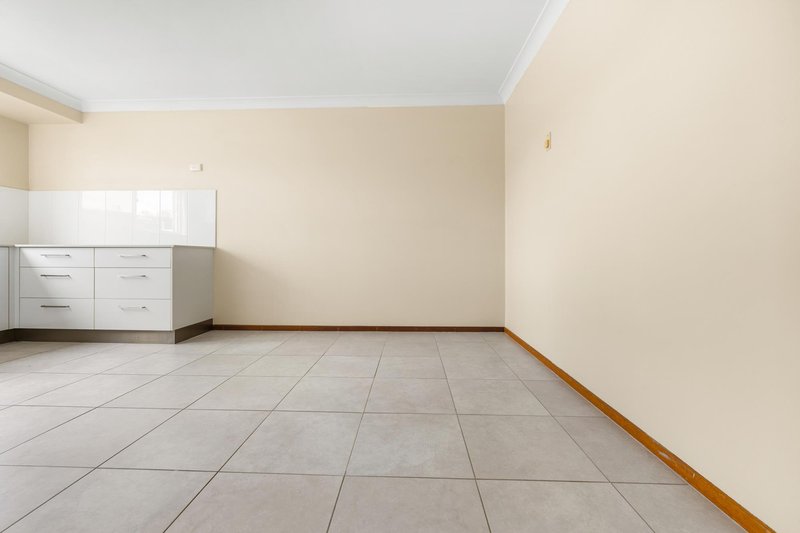 Photo - 21/19-23 Ben Lexcen Court, Mount Warren Park QLD 4207 - Image 4