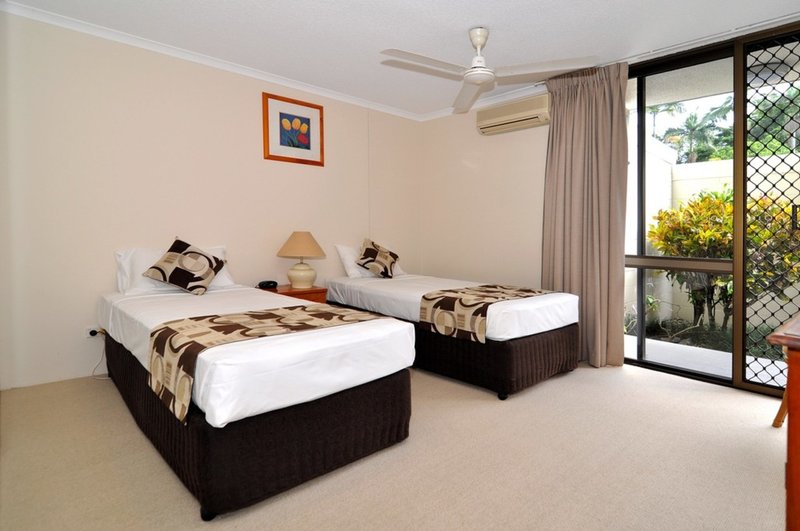 Photo - 2/119 Arlington Esp. , Clifton Beach QLD 4879 - Image 7