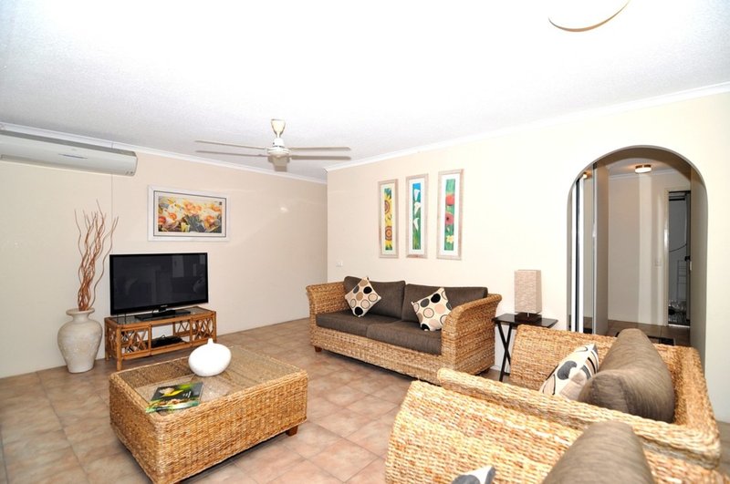 Photo - 2/119 Arlington Esp. , Clifton Beach QLD 4879 - Image 11