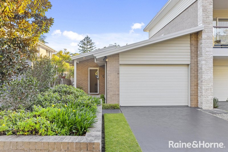 Photo - 2/119 Bateau Bay Road, Bateau Bay NSW 2261 - Image 2