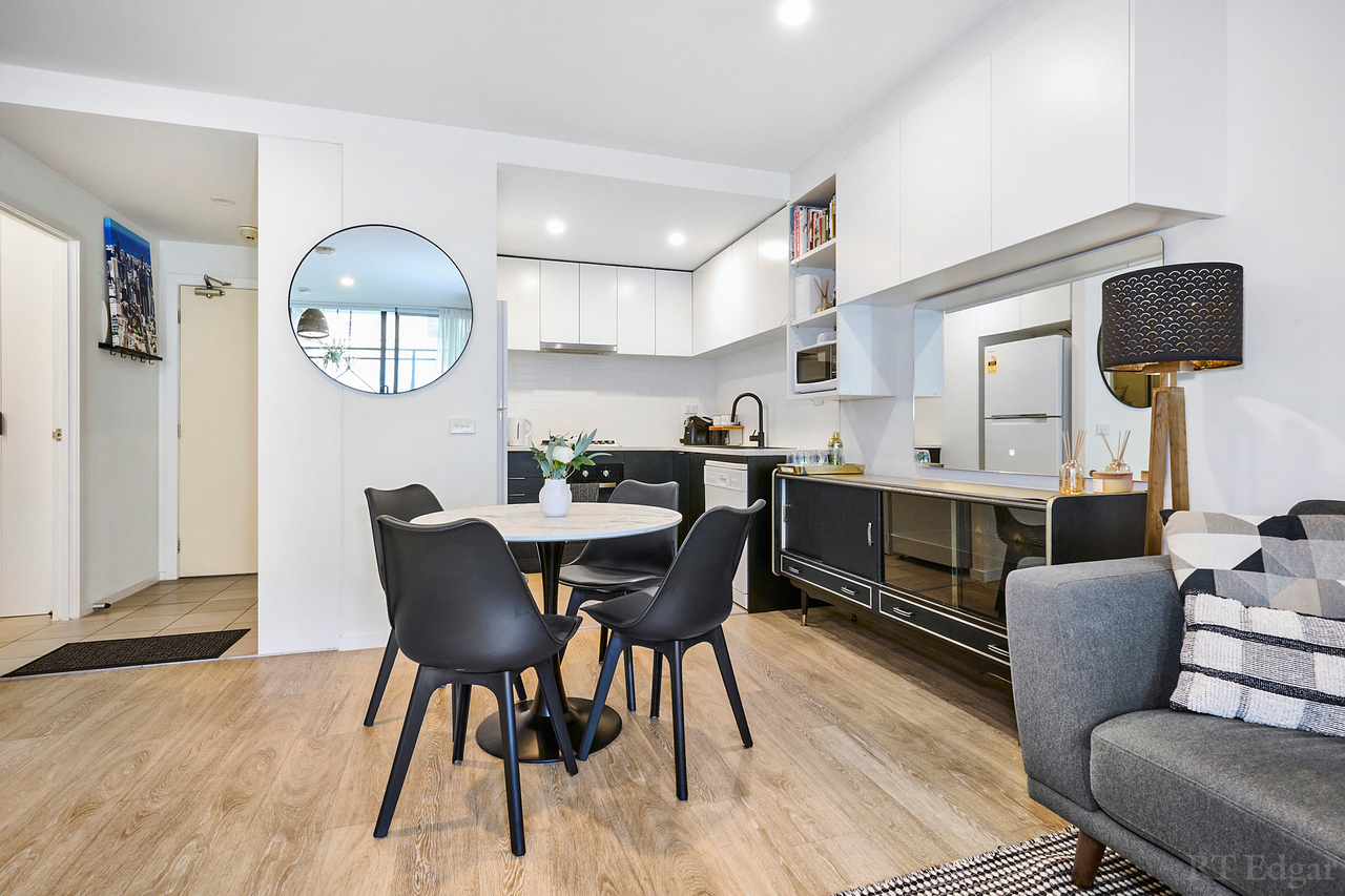 2-bedroom unit at 211 95 Ormond Road, Elwood VIC 3184, Port Phillip, Victoria