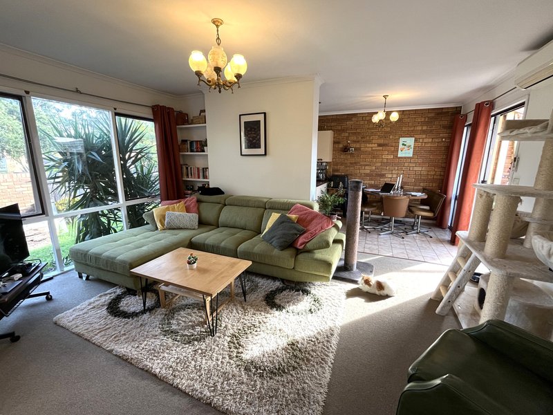 Photo - 2/119a Rennie Street, Coburg VIC 3058 - Image 2