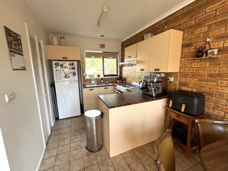 Photo - 2/119a Rennie Street, Coburg VIC 3058 - Image 3