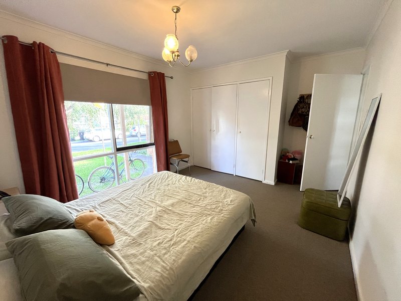 Photo - 2/119a Rennie Street, Coburg VIC 3058 - Image 4