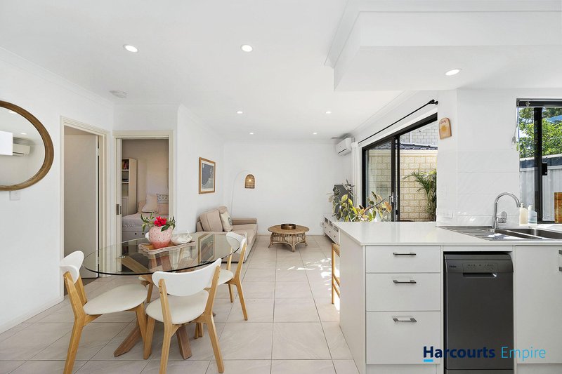 Photo - 211A Holbeck Street, Doubleview WA 6018 - Image 2