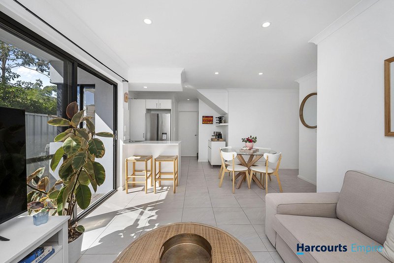 Photo - 211A Holbeck Street, Doubleview WA 6018 - Image 7