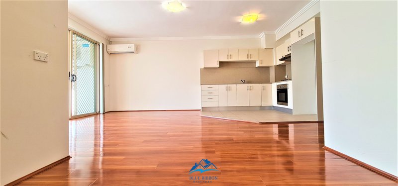 Photo - 2/12-14 Lydbrook Street, Westmead NSW 2145 - Image 3