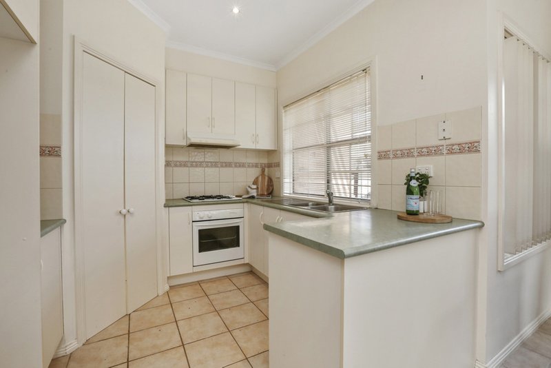 Photo - 2/12-14 Rennie Street, Lara VIC 3212 - Image 4