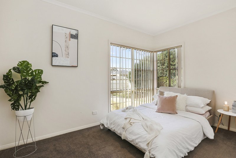 Photo - 2/12-14 Rennie Street, Lara VIC 3212 - Image 7