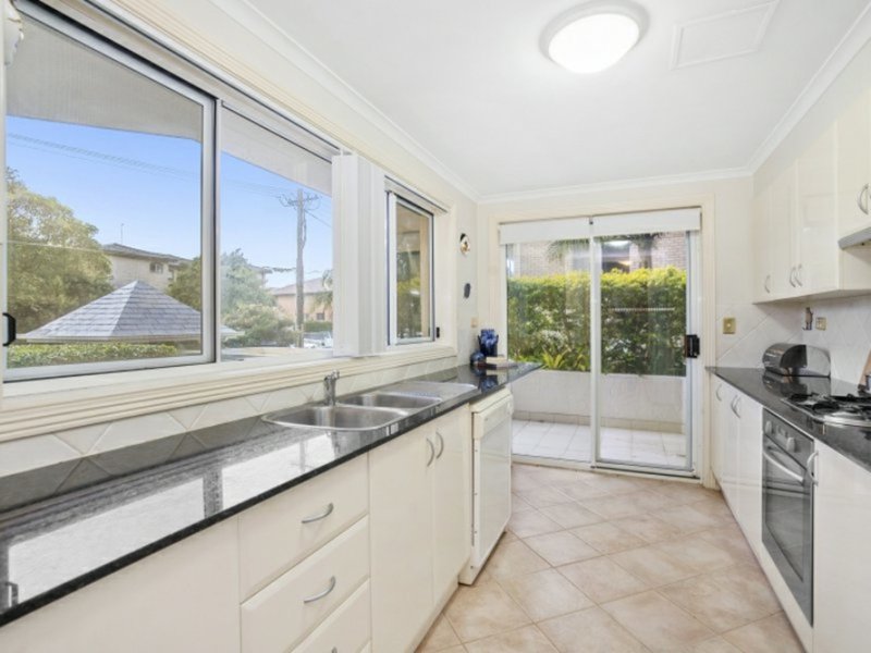 Photo - 2/12-14 Wetherill Street, Narrabeen NSW 2101 - Image 3