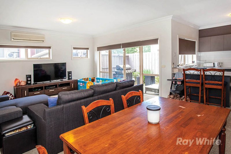 Photo - 2/12-18 Bourke Street, Ringwood VIC 3134 - Image 5